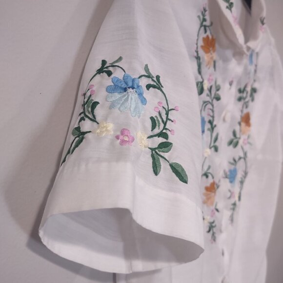 Vintage Tramo Embroidered Short Sleeve Button down Top Size 38 (M) - Picture 5 of 10